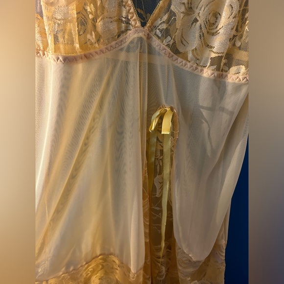 Women’s yellow lace slip dress/lingerie nightgown - Picture 7 of 11